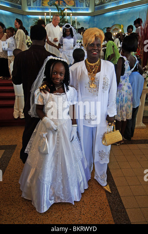 Curacao, Otrobanda, die erste Heilige Kommunion ist Celibrated während Christi Himmelfahrt. Stockfoto