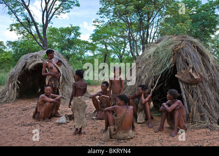 Namibia, Owamboland, Grashoek Bereich, Szene des Lebens in einem Dorf der Buschmänner Stockfoto