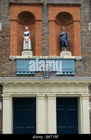 Vorderseite des St. Johns Oldschool, Wapping, East London (1756) Stockfoto