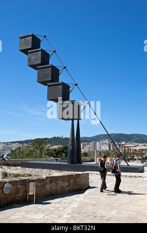 Skulptur mit dem Titel Bou (2007) von Santiago Calatrava. Es Baluard Museum für moderne und zeitgenössische Kunst. Palma De Mallorca. Spanien Stockfoto