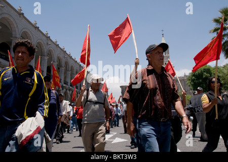 Straße Protest in Arequipa, Peru, von Taxifahrern über steigende Kosten für Benzin Stockfoto