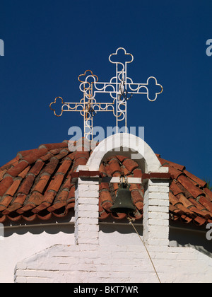 Kreuze auf dem Dach des griechisch-orthodoxen Kirche Agia Paraskevi Samos Griechenland Stockfoto