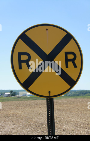 Rail Road Crossing Zeichen für die Strasburg Railroad in Lancaster County, PA Stockfoto