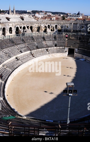 Nimes römische Arena im Sonnenuntergang Stockfoto