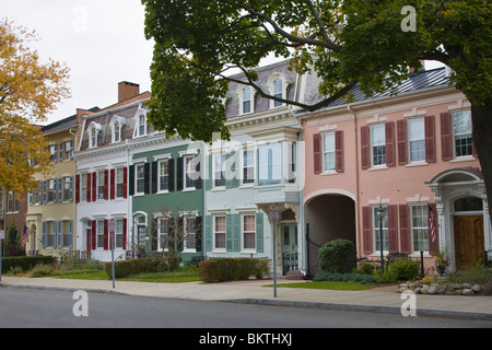 Föderalen Stil Architektur bunten Häusern an der South Main Street in Genf New York Stockfoto