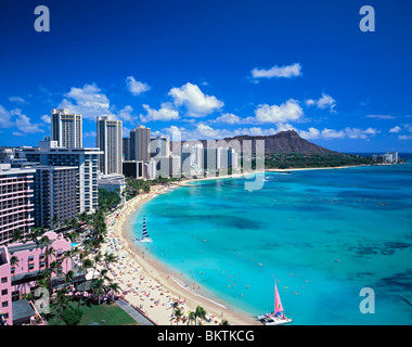 tropischen Hawaii Waikiki Beach und Diamond Head-Palme Stockfoto