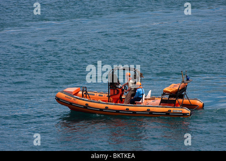 Leben Boote Ausschreibungen Hochgeschwindigkeitsfahrzeuge vom Kreuzfahrtschiff P & O Aurora Reunion Inselhafen Stockfoto