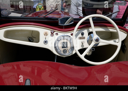 Armaturenbrett des Oldtimer, Jawa-Ariel-B.S.A. Stockfoto