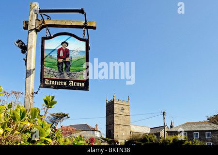 die Kneipe "Kannengießer Waffen" zu unterzeichnen, im Dorf von Zennor, Cornwall, uk Stockfoto