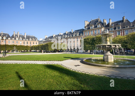 Place de Voges, Paris, Frankreich Stockfoto