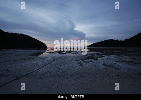 Abendlicht am Mae Nam Beach in Ko Suin, marine National Park, Thailand Stockfoto