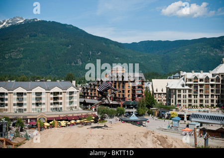 Downhill Mountainbiken in den weltberühmten Whistler Bike Park in Whistler, BC, Kanada Stockfoto