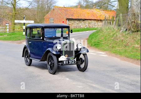 Oldtimer. 1932 Austin Seven Limousine. Auf offener Straße Stockfoto