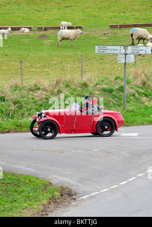 MG ZWERG 1929 AUF OFFENER STRASSE. Stockfoto