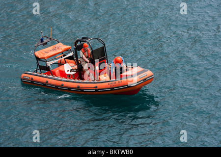 Leben Boote Ausschreibungen Hochgeschwindigkeitsfahrzeuge vom Kreuzfahrtschiff P & O Aurora Reunion Inselhafen Stockfoto