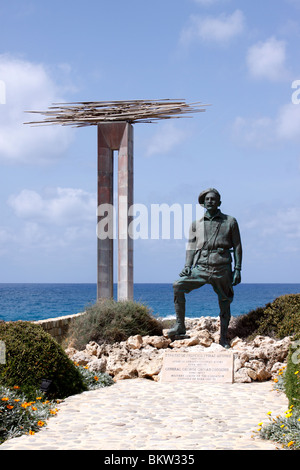 DIE GEDENKSTÄTTE UND DAS DENKMAL FÜR GENERAL GEORGE GRIVAS - DHIGENIS BEI CHLORAKA IN DER NÄHE VON PAPHOS. ZYPERN. EUROPA. Stockfoto