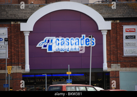 Die Kaskaden-Einkaufszentrum in Portsmouth Stockfoto