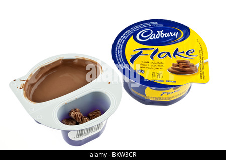 Zwei 90g Kartons Cadburys Milchschokolade Flocke Dessert Stockfoto