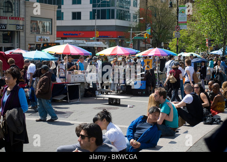 Künstler verkaufen ihre waren am Union Square in New York Stockfoto