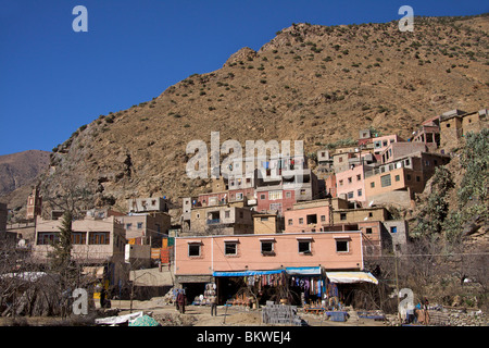 Dorf von Setti Fatma in den Ausläufern des Atlas-Gebirges am Ufer des Flusses Ourika Stockfoto