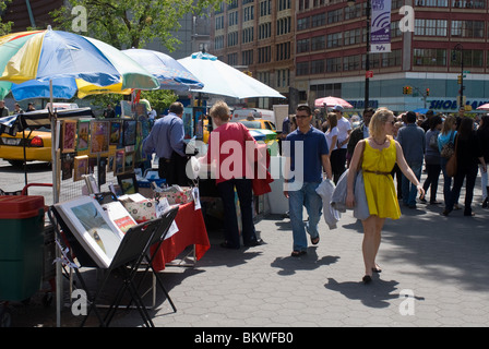 Künstler verkaufen ihre waren am Union Square in New York Stockfoto