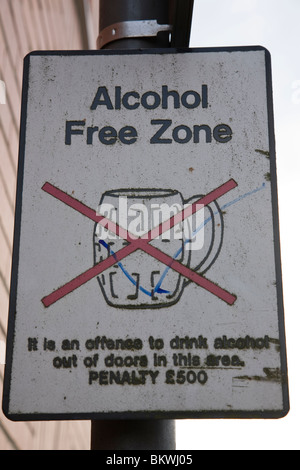 Ein Alkohol-freie Zone-Zeichen in Ashby De La Zouch, Leicestershire, England. Stockfoto