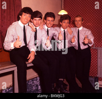 HOLLIES - UK pop Gruppe im November 1963 von links: Allan Clarke, Eric Haydock, Graham Nash, Tony Hicks und Bobby Elliott Stockfoto