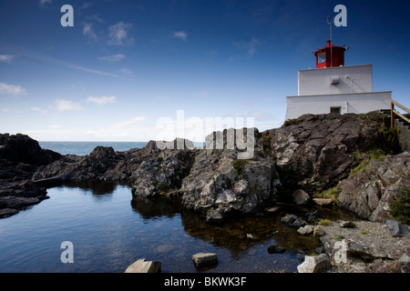 Ein helles Haus auf der Wild Pacific Trail in Ucluelet. Stockfoto