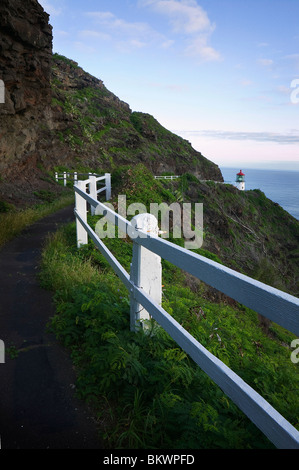 Makapuu Leuchtturm bei Sonnenaufgang auf der hawaiischen Insel Oahu Stockfoto