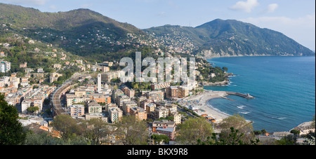 Luftaufnahme von Recco, kleine Stadt in Ligurien, Italien Stockfoto