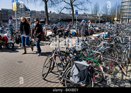 Fahrradparkplatz Hauptbahnhof, Amsterdam, Niederlande, Niederländisch,