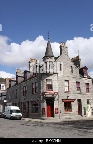 Die Außenseite des Balmoral Bar ballater Aberdeenshire Schottland Mai 2010 Stockfoto