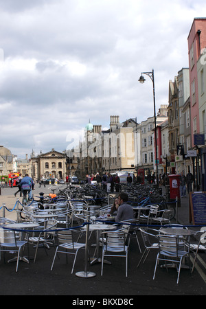 Campus buttrig Cafe Broad Street Oxford Mai 2010 Stockfoto