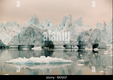 Eisberge aus dem Jacobshavn Gletscher bei Ilulissat in Grönland Stockfoto