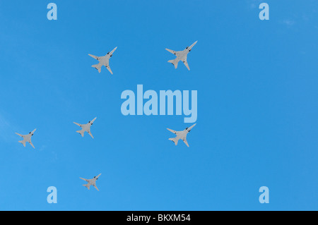 Russische Luftwaffe 6 Tupolew TU - 22M 3 Überschall, Yefim, langfristige strategische Streik Bomber fliegen über dem Roten Platz Stockfoto