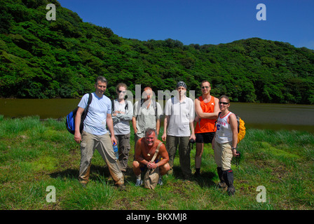 Gruppe von Wanderern in den Krater des Vulkan Maderas, auf der Insel Ometepe, Nicaragua, Zentralamerika Stockfoto