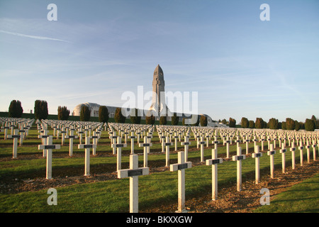 Französische Nationaldenkmal Ossuaire de Douaumont Stockfoto