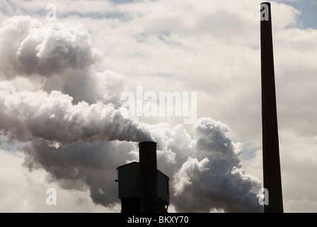 Emissionen von Bluescope Steel arbeitet in Port Kembla, Wollongong, Australien. Stockfoto