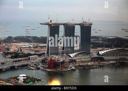 AERIEL Ansicht der Bau der neuen Marina Bay Sands Casino-Komplex in Singapur, von Swissotel Stamford Hotel gesehen. Stockfoto