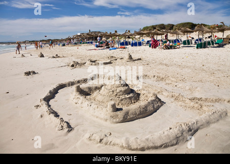 Sandburg am Strand von Es Trenc, Mallorca, Balearische Inseln, Spanien, Europa Stockfoto