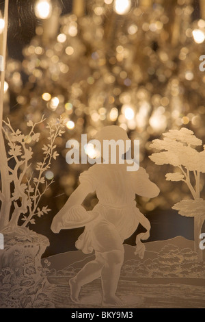 Geschliffenes Glasdekorationen an der Tür von einer Konditorei in Borgo Teresiano, Triest, Friaul-Julisch Venetien, Oberitalien, Italien Stockfoto