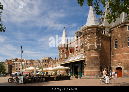 Cafe in de Waag, De Waag, Nieuwmarkt, Blick zum Cafe in de Waag, De Waag, Nieuwmarkt, Amsterdam, Holland, Niederlande Stockfoto