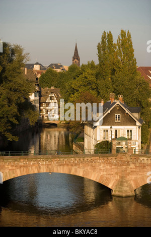 Les Ponts Couverts, die überdachte Les Ponts Couverts, Brücken über dem Fluss Ill, Straßburg, Elsass, Frankreich Stockfoto