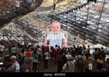 Miguelín, Roboter Riesenbaby in Spanien-Pavillon auf der Expo 2010, Weltausstellung in Shanghai, China Stockfoto