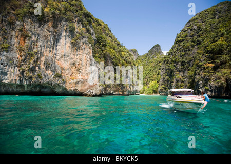 Ausflug zum Schnorcheln, Pileh, eine wunderschöne malerische Lagune, Ko Phi Phi Leh, Ko Phi-Phi Inseln, Krabi, Thailand Stockfoto