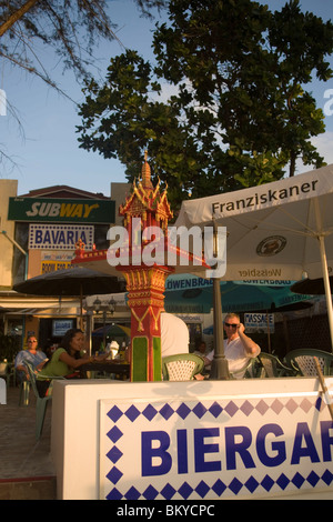 Bayerischen Biergarten am Ao Patong, Hut Patong, Patong Beach, Phuket, Thailand nach dem tsunami Stockfoto