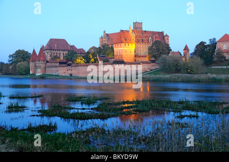 Die Stadt Malbourg am Abend, Nord-Polen, Polen, Europa Stockfoto