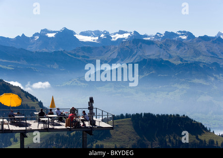 Terrasse des Restaurant Hotel Rigi Kulm, Bergpanorama im Hintergrund, Rigi Kulm (1797 m), Kanton Schwyz, Schweiz Stockfoto