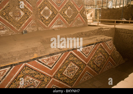 Muster von alten Moche Zivilisation im La Huaca De La Luna, in der Nähe von Trujillo, Peru Stockfoto