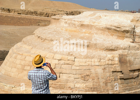 Touristen fotografieren der großen Sphinx, Giza, Ägypten Stockfoto